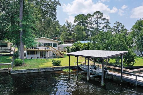 Modern Retreat Lake House @Lake Talquin