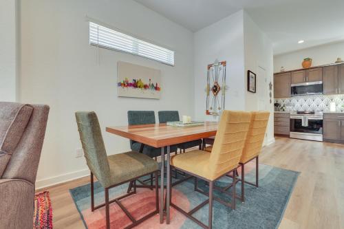 Modern Oasis Steps to River Walk and Alamo Park! in San Antonio, USA