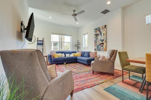 Modern Oasis Steps to River Walk and Alamo Park! in San Antonio, USA