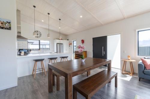 Vista exterior, Pounamu Paradise - Te Anau Holiday Home in City Center
