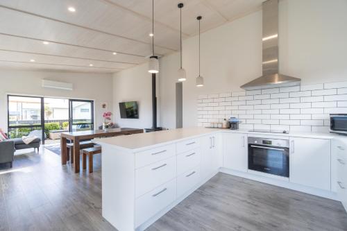 Vista exterior, Pounamu Paradise - Te Anau Holiday Home in City Center