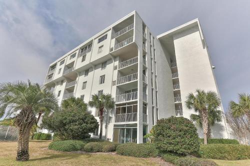 Dolphin Point 402C - 2BR Updated Condo with Harbor and Gulf Views