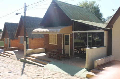 2 bedrooms, 4 beds