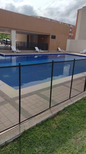 Apartamento vacacional con piscina y parqueadero