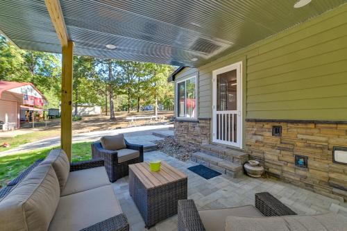 Pet-Friendly Springville Cabin Near Kentucky Lake!