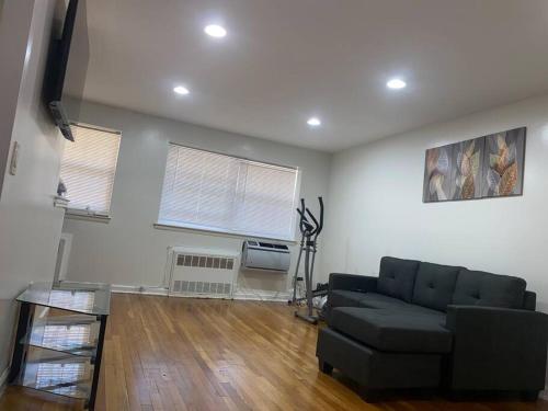 Cozy 2-bedrooms bungalow in Canarsie Brooklyn in Brooklyn, USA