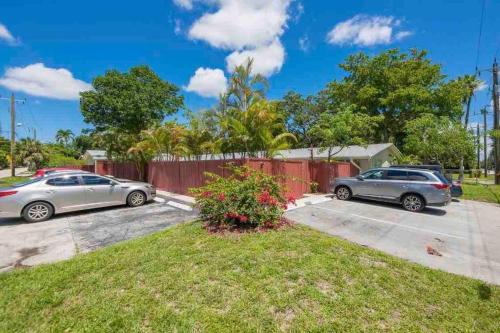 Charm 1BR - Sleeps 3, Near Air-Cruise Port & Beach in Fort Lauderdale, USA