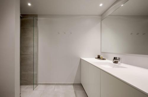 Apartment image 8