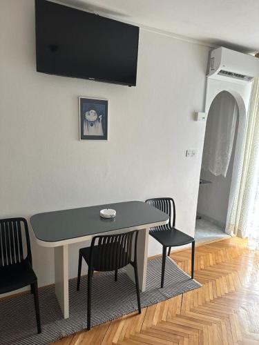 Studio with Balcony and Sea View image 7