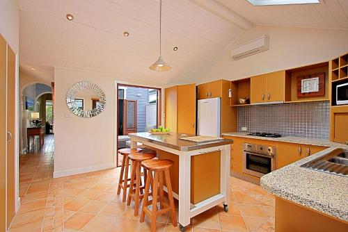 Three-Bedroom House image 4