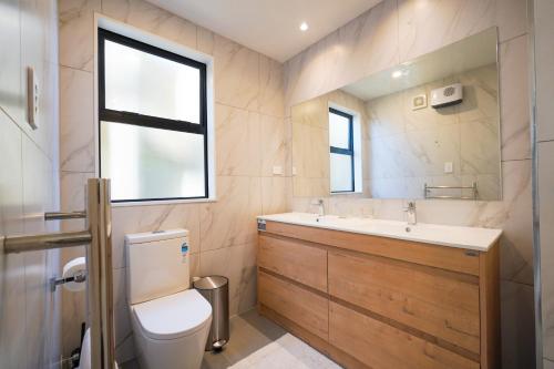 Wanna Live In The Brand New House? Check This Out!, Auckland (fotografie 7)