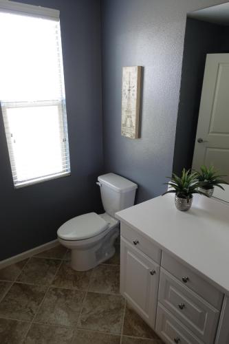 Large Private Guest Apartment Near Beaches, SpaceX, Sofi Stadium in Hawthorne, USA