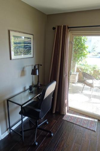 Large Private Guest Apartment Near Beaches, SpaceX, Sofi Stadium in Hawthorne, USA