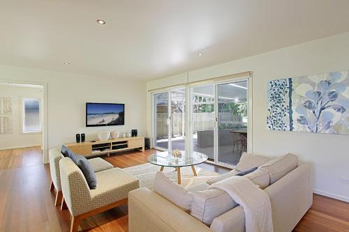 Mi Casa - stylish beach house near town & surf