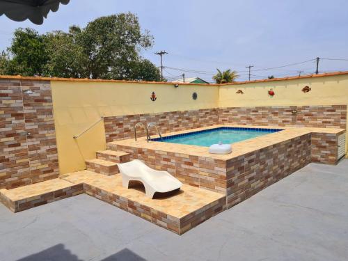 Casa em Condomínio com Piscina Privativa