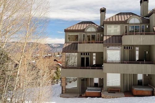 Amazing Ski-In/Ski-Out Fully Renovated Condo