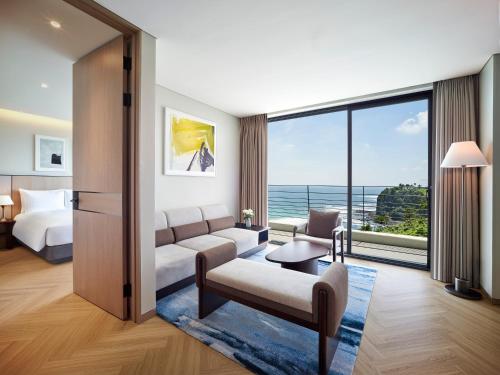 Club Prestige Suite Ocean View - Club Access for 4 Included