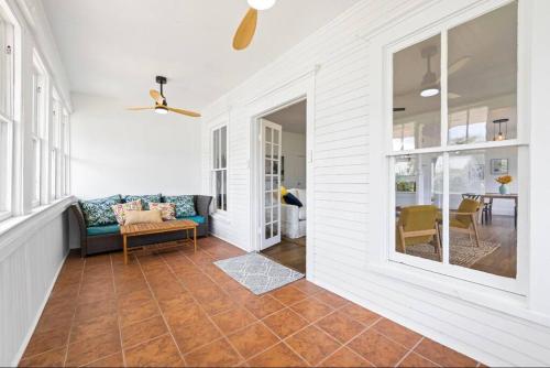 Citrus Suite - Close to Downtown, Hospital & Beaches in Melbourne, USA