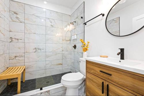 Citrus Suite - Close to Downtown, Hospital & Beaches in Melbourne, USA