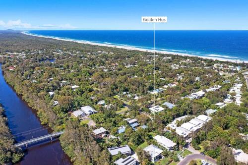 A környék, Golden Hus - spacious South Golden Beach home in New Brighton