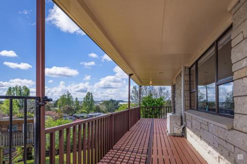 Spacious with fabulous views overlooking the city, Hamilton (zdjęcie 8)