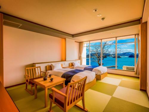 Standard Japanese Modern Twin Room with Bay View