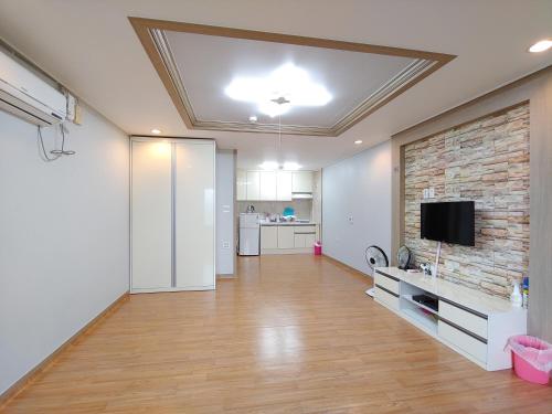 Jeju Oreum Pension in Hallim