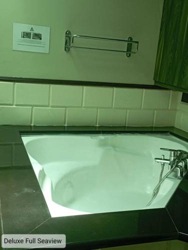 Facilities, Alpine LXPD Full Seaview Water Chalet in Taman Tanjung