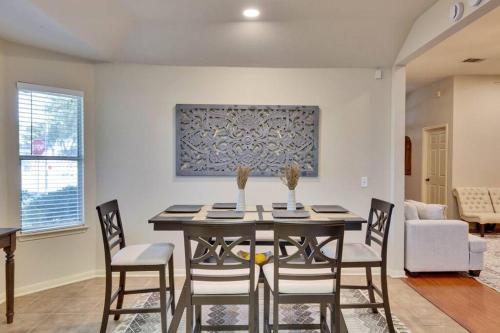 Charming and Comfort 3BR/2BA Retreat in Kyle in Kyle, USA