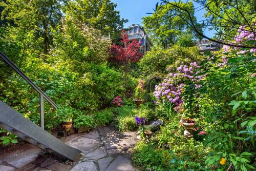 Amstel Corner Hotel - image 11