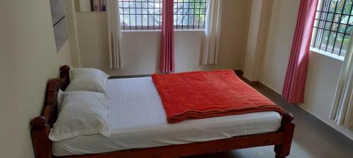 One-Bedroom Apartment image 2