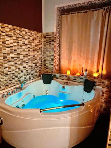 Etna Pool Jacuzzi Villa -Sea view & Mt Etnaa