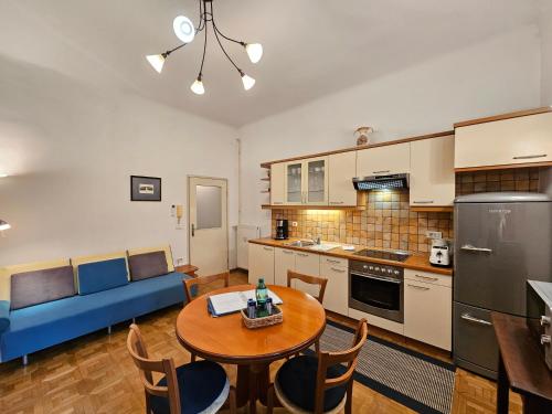 Spacious central studio Nika 2 Tour As Ljubljana, Liubliana (foto 4)
