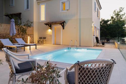 Iliana Exclusive Villa - Private Pool - Walking Distance To Beach - Location, gîte - Porto Heli