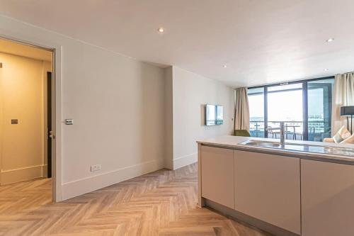 1BR Apt - Balcony - River View, Liverpool (fotografie 10)