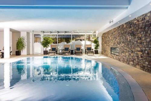 Swimming pool, Walliserhof Grand-Hotel & Spa Relais & Chateaux in Saas-Fee