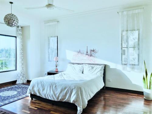 Romantic Suite by the Lake Room Type - One-Bedroom Apartment