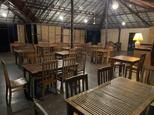 ห้องอาหาร, Hotel Lake Park in โปลอนนารุวา