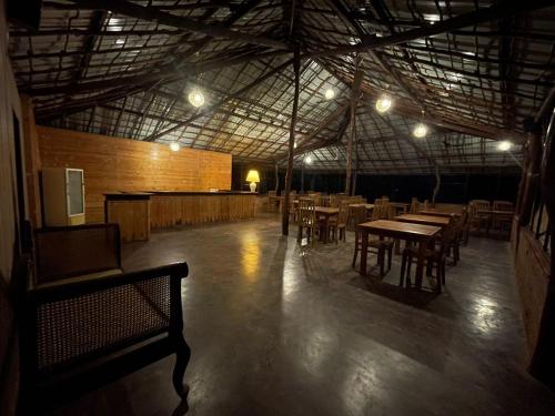 ห้องอาหาร, Hotel Lake Park in โปลอนนารุวา