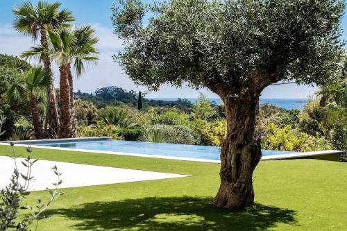Luxueuse villa de 4 suites, climatisation, vue mer, piscine - Location, gîte - Grimaud