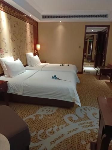 Days Hotel & Suites China Town - Metro Line 2 - Nearby Wuyi Square ,Orange Island,Hunan Museum