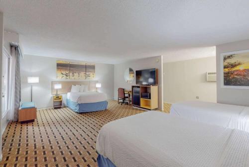 Days Inn by Wyndham Socorro - image 2