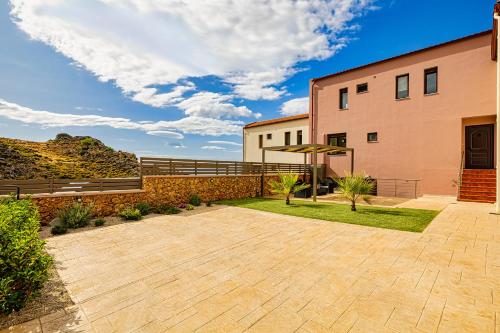 Villa Mari Chania, with private ecologic pool and amazing view!