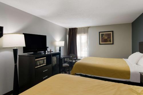 Quality Inn Aurora - Naperville Area