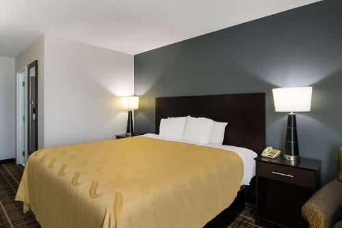 Quality Inn Aurora-Naperville Area - image 13