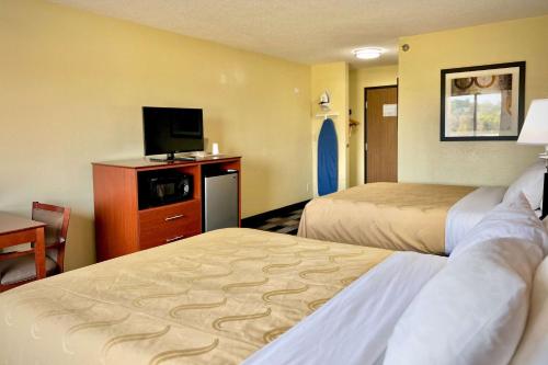 Queen Room with Two Queen Beds - Non-Smoking