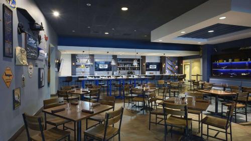 Aviator Hotel & Suites, BW Signature Collection in Green Park, USA