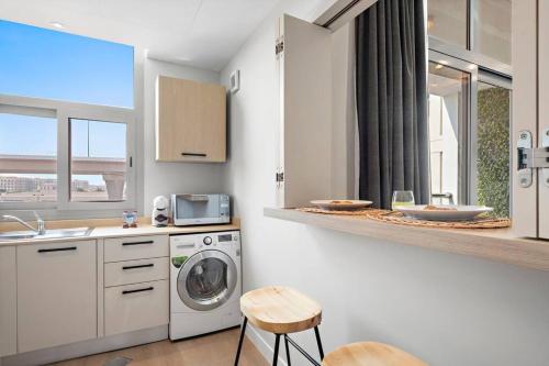 Cozy Dubai Marina Design Studio close to Jumeirah Beach, Mall & Metro, Dubai (foto 7)
