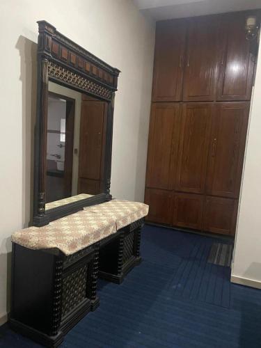 Warraich villa gt raod gujrat entire in Gujrat (Punjab)