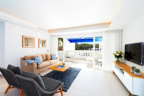 Modern 2 Bedroom Apartment with Sea Views in Playas del Duque - Puerto Banús - image 13